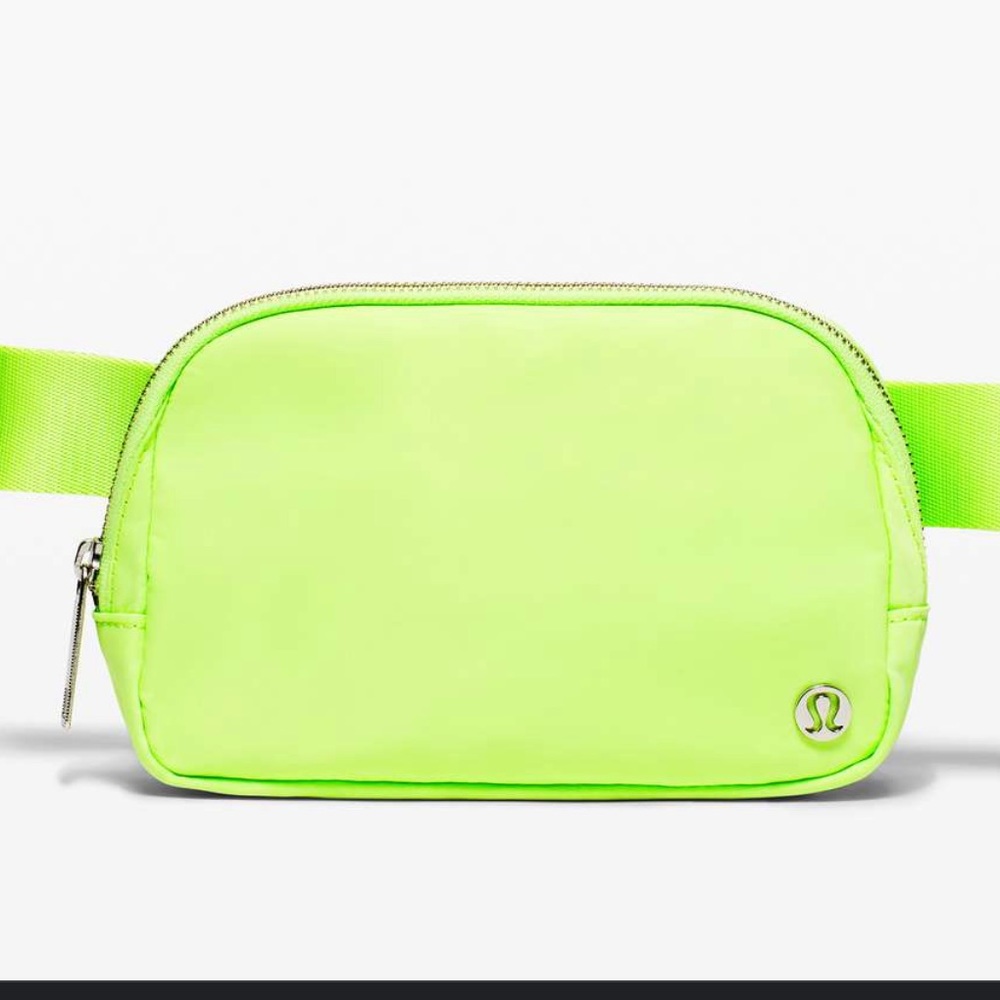 Lululemon Everywhere Belt Bag “Faded Zap” NWT neo mint